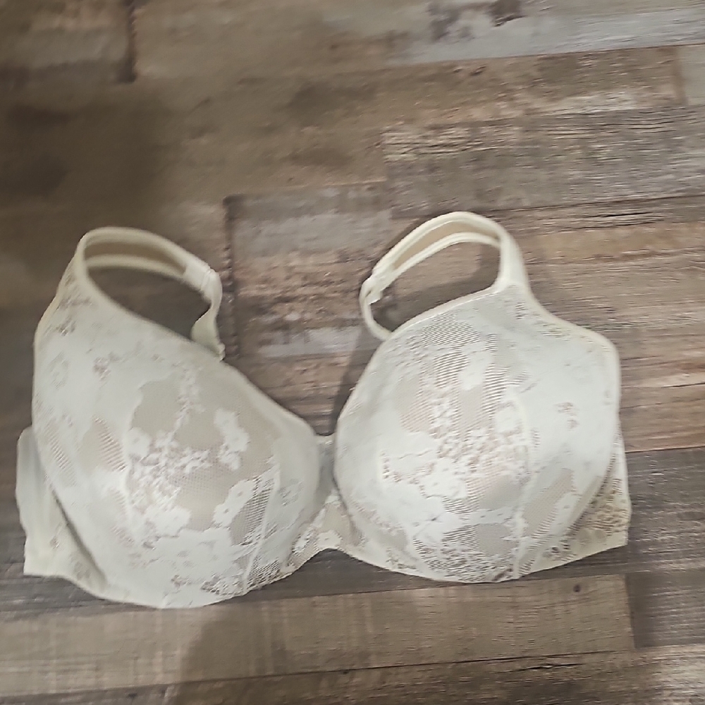 Cacique Lace Full Coverage Bra in Cream